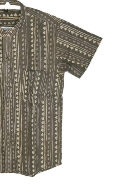 Grey Dabu verticle triangle Shirt