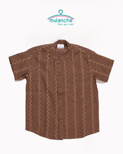 Zig zag lines in hazelnut brown