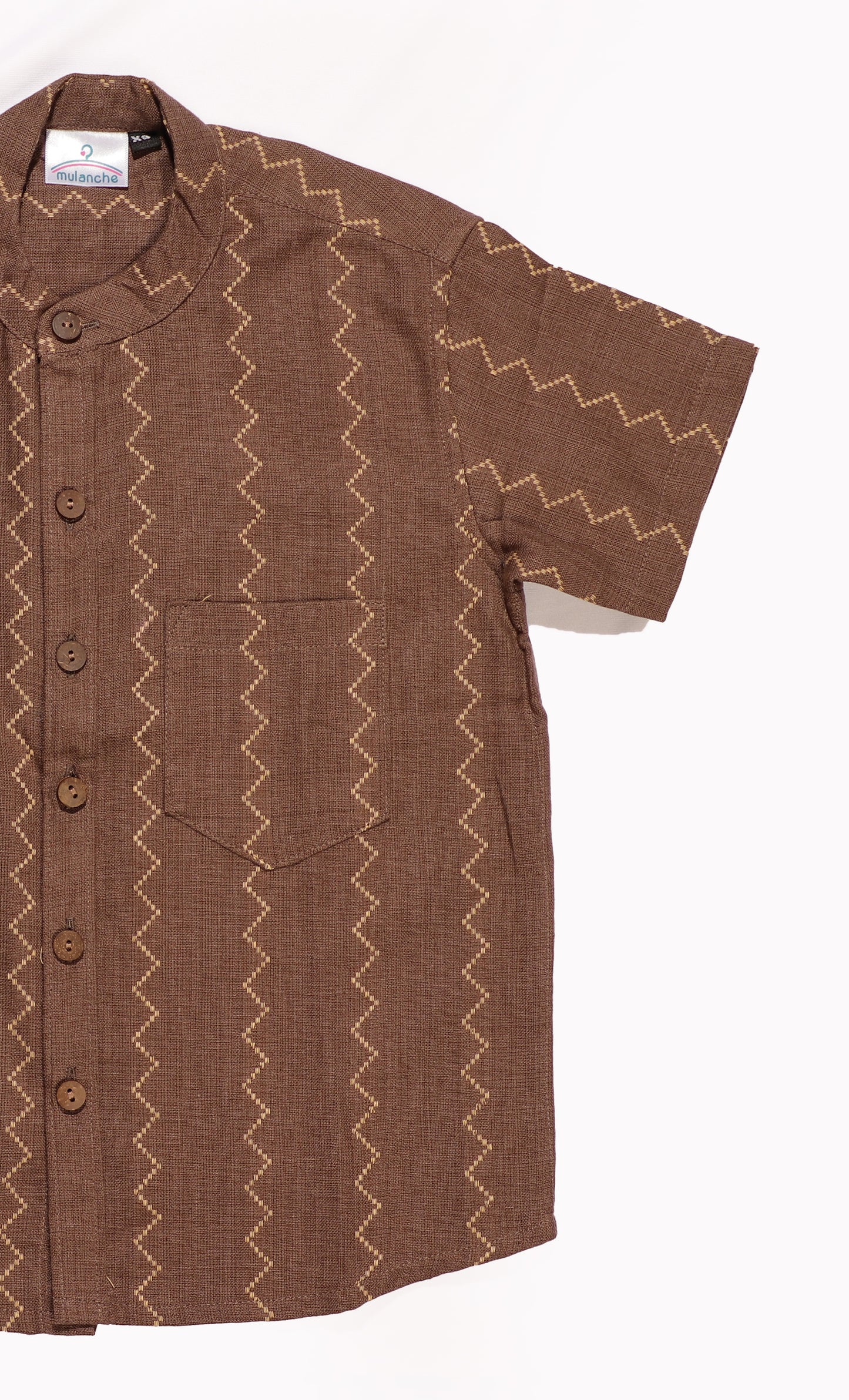 Zig zag lines in hazelnut brown